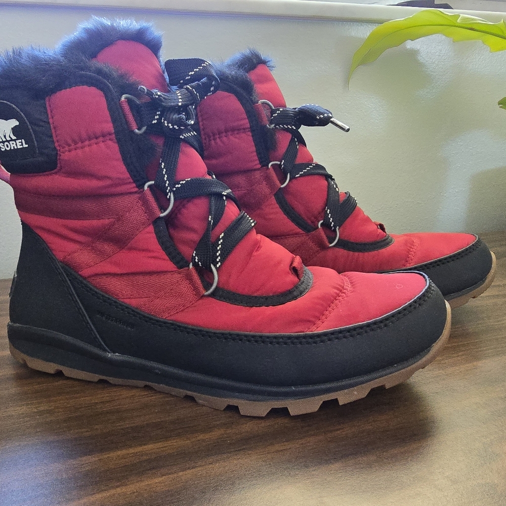 SOREL snow boots Sz9